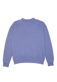 Felpa crewneck lavanda con maniche lunghe e piccolo logo "PEGADOR" sul lato sinistro del petto, mostrata piatta su sfondo bianco.