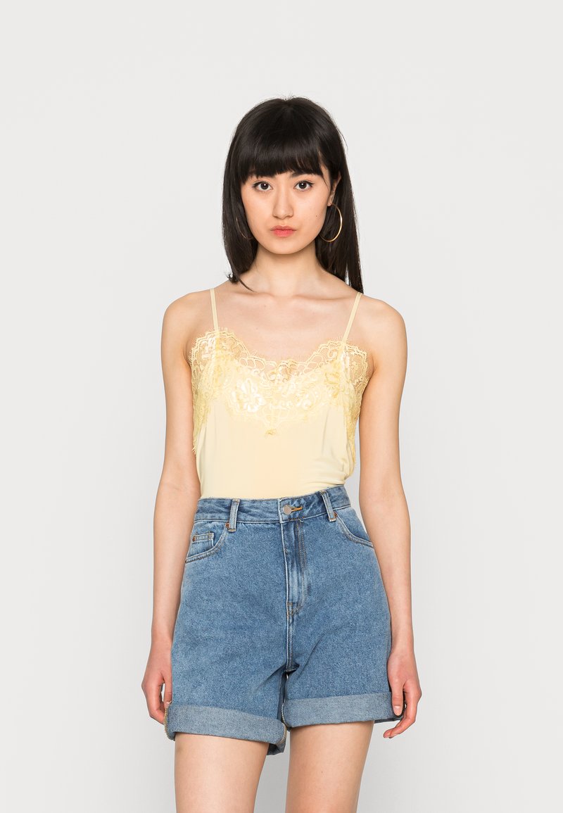 Damen T-Shirts | Soaked in Luxury CLARA SINGLET Top pale banana/hellgelb - RI29903 Damen T-Shirts | Soaked in Luxury CLARA SINGLET Top pale banana/hellgelb - RI29903