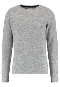 Szary sweter z dzianiny o teksturowanym wykończeniu, z okrągłym dekoltem i długimi rękawami. Posiada subtelny wzór oraz akcent z logo na dole.