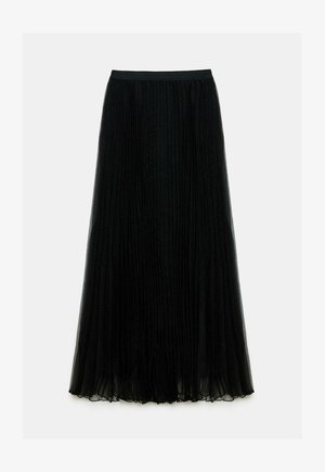 Mustmustäidis maxi-seelik, millel on sile vöökoht. Valmistatud kergest kangast, millel on vertikaalsed plisheed tekstuuri ja voolavuse saavutamiseks.