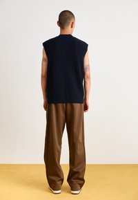 Carhartt WIP BOLAN PANT - Joggebukse - chocolate/tobacco