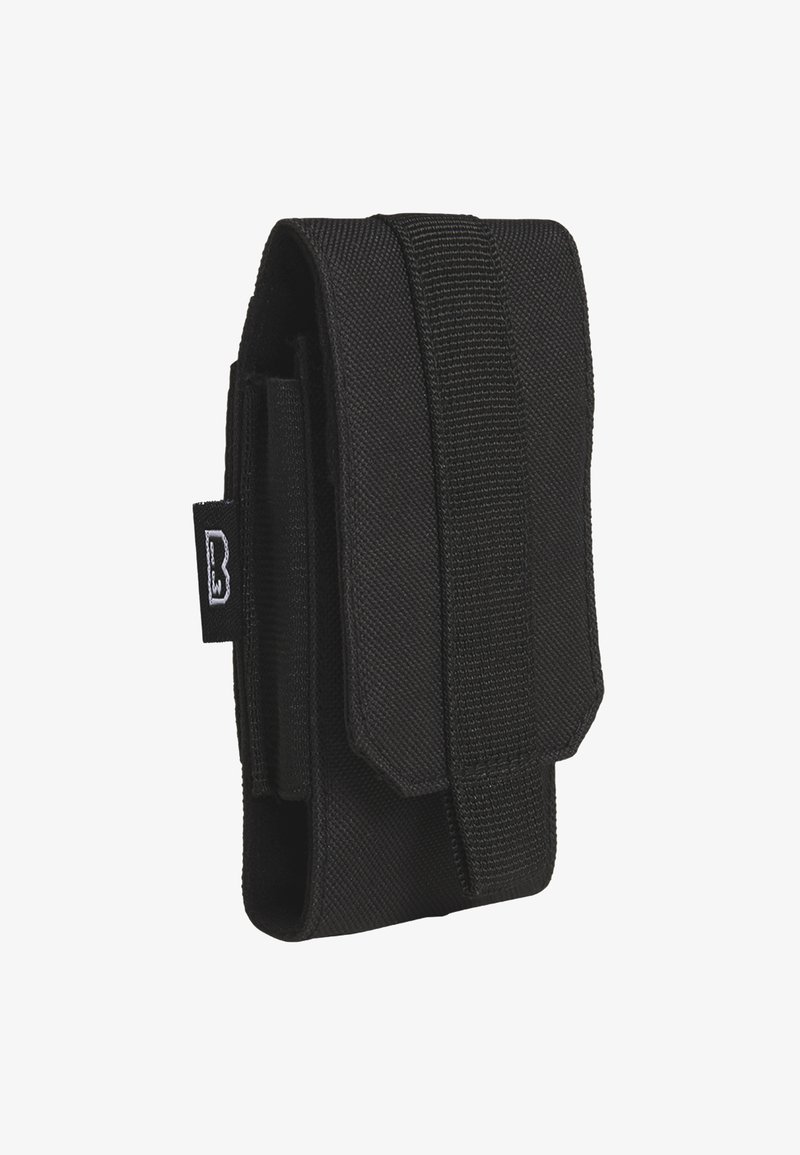 Melnas auduma kabatas ar izturīgu tekstūru, ar vāku aizdari un sānu etiķeti. Kompakta taisnstūra forma, lai pārnestas mazus priekšmetus.