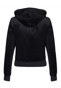 Svart fleecehoodie med huva, ribbade ärmar och midja. Slät textur med en minimalistisk design, utan ytterligare mönster eller detaljer.