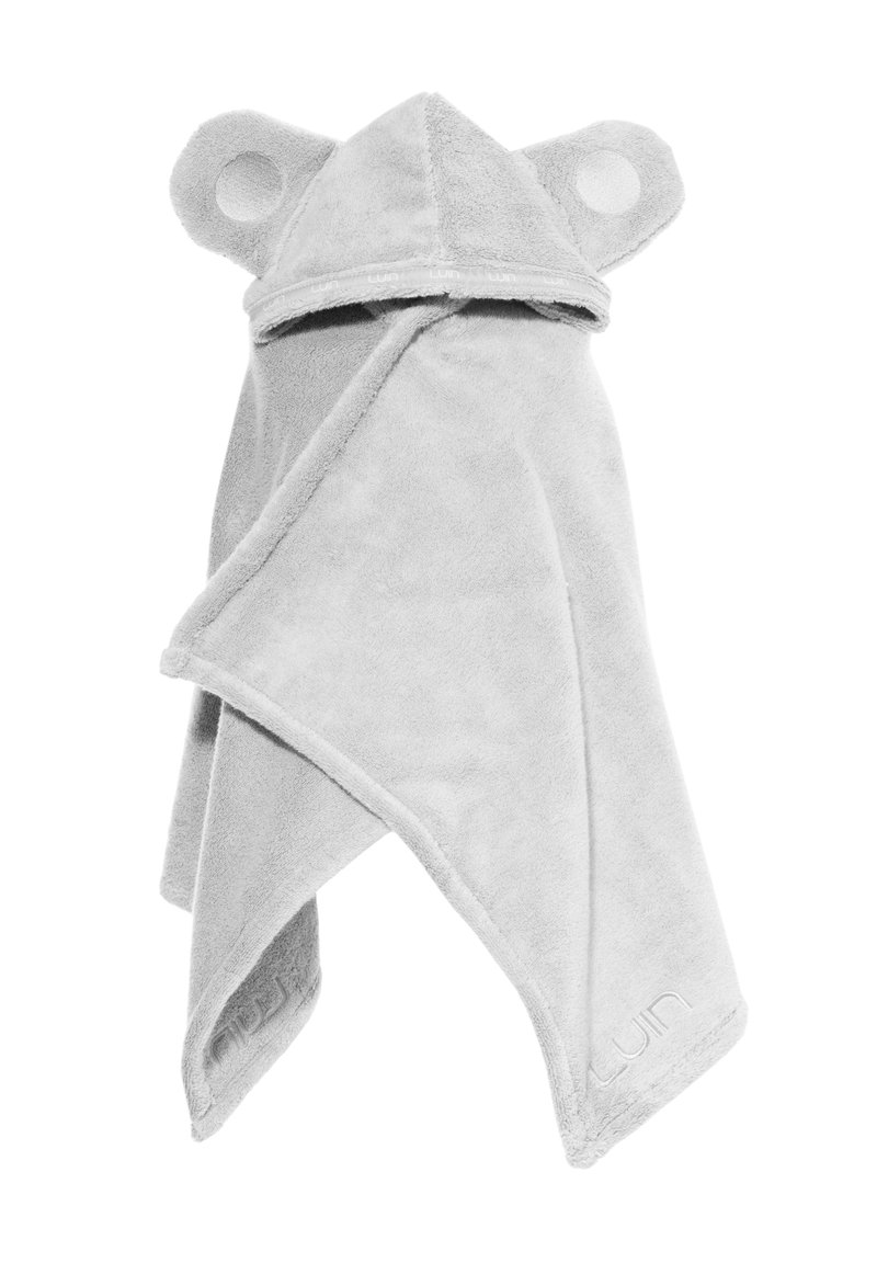 Asciugamano con cappuccio grigio realizzato in morbido materiale peloso. Presenta orecchie arrotondate e una forma triangolare con un logo cucito sull'orlo.