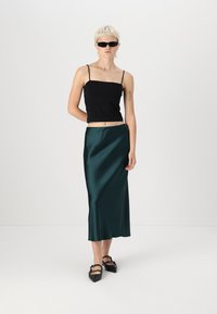 Gina Tricot ELASTIC MIDI SKIRT - Maksi svārki - ponderosa pine