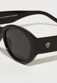 Thumbnail Image 4