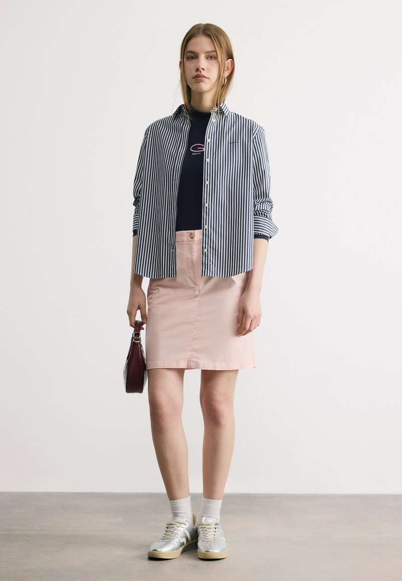 GANT CHINO SKIRT - Pouzdrová sukně - apricot pink