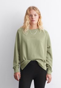 Marc O'Polo DENIM RAGLAN SLEEVES - Sweatshirt - green bay