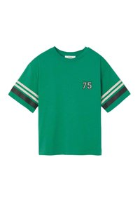 T-shirt en coton vert avec des manches courtes, un col rond et des rayures horizontales blanches avec un accent noir. Le numéro "75" est présent sur la poitrine.