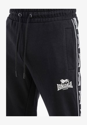 Lonsdale, JOGGING NORMALE PASSFORM GRUTNESS - Tepláky - black white