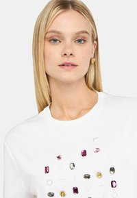 LIU JO WITH APPLIQUÉS - T-shirt con stampa - white