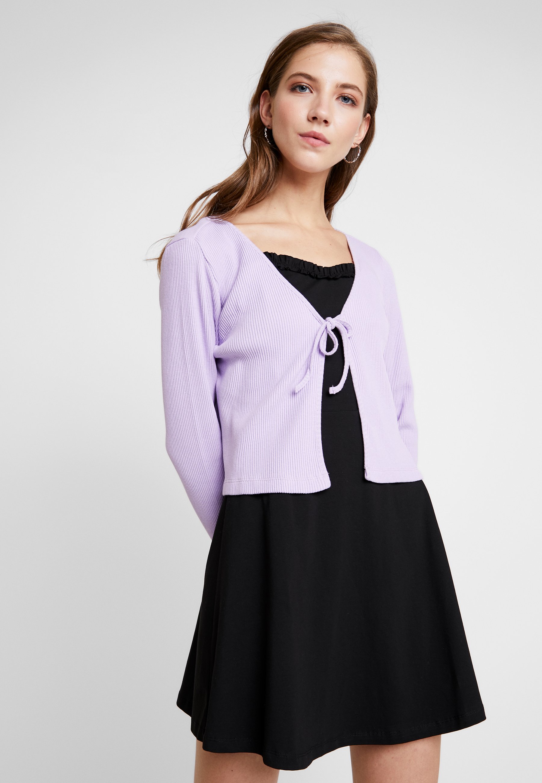 Monki MATHILDA CARDIGAN Cardigan purplelilla Zalando.no Lilla Skjorter til dame, herre og barn på nett hos Zalando.no