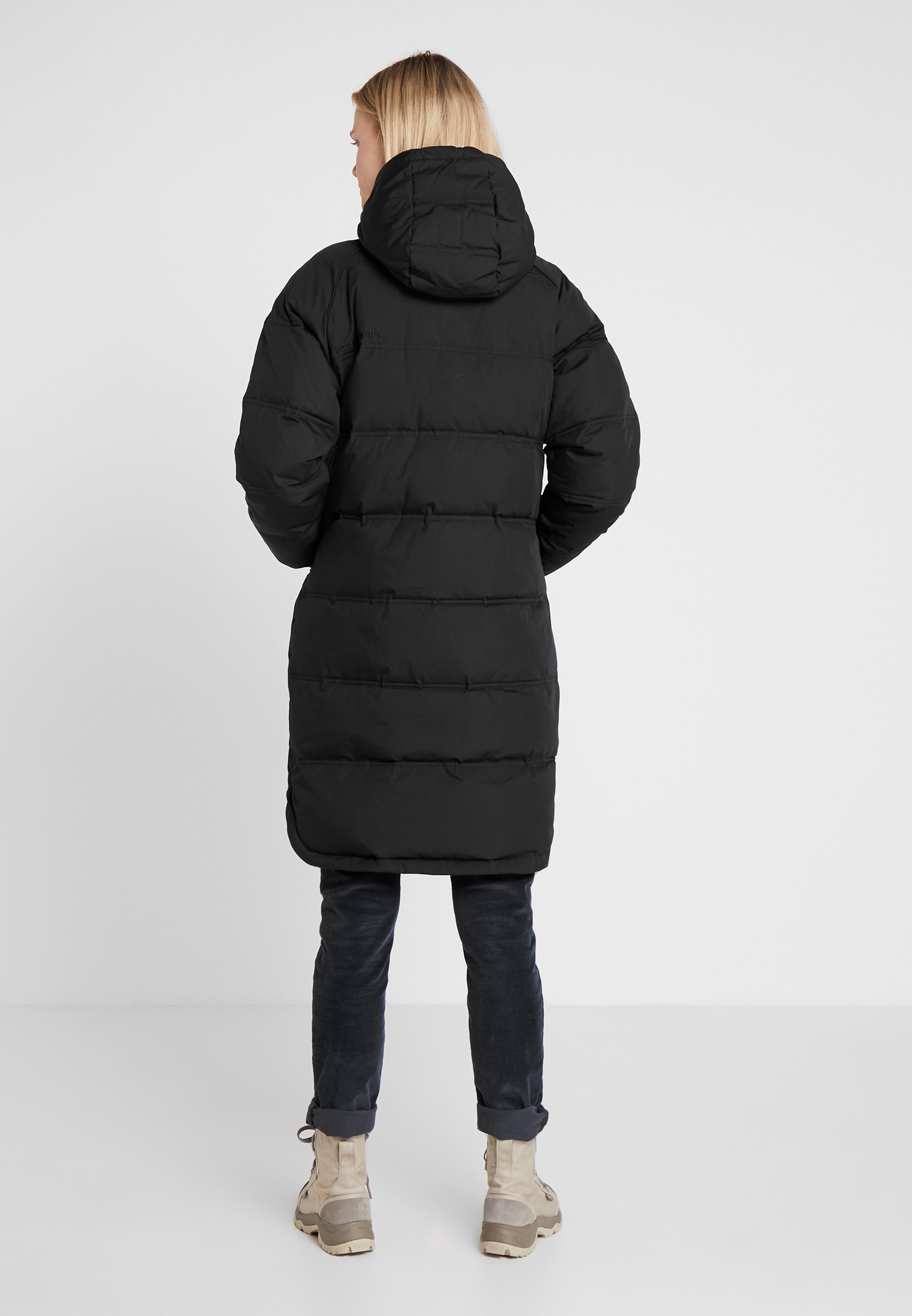 rongve parka kari traa