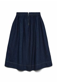 Temno denim A-linijo krilo z nabranim pasom, zadrgo na hrbtu in kontrastnim šivom ob robu, ki ima gladko teksturo in strukturirano obliko.