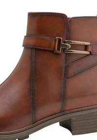 Tamaris Tronchetti - cognac leather