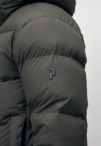 Peak Performance RIVEL JACKET - Down jacket - olive extreme