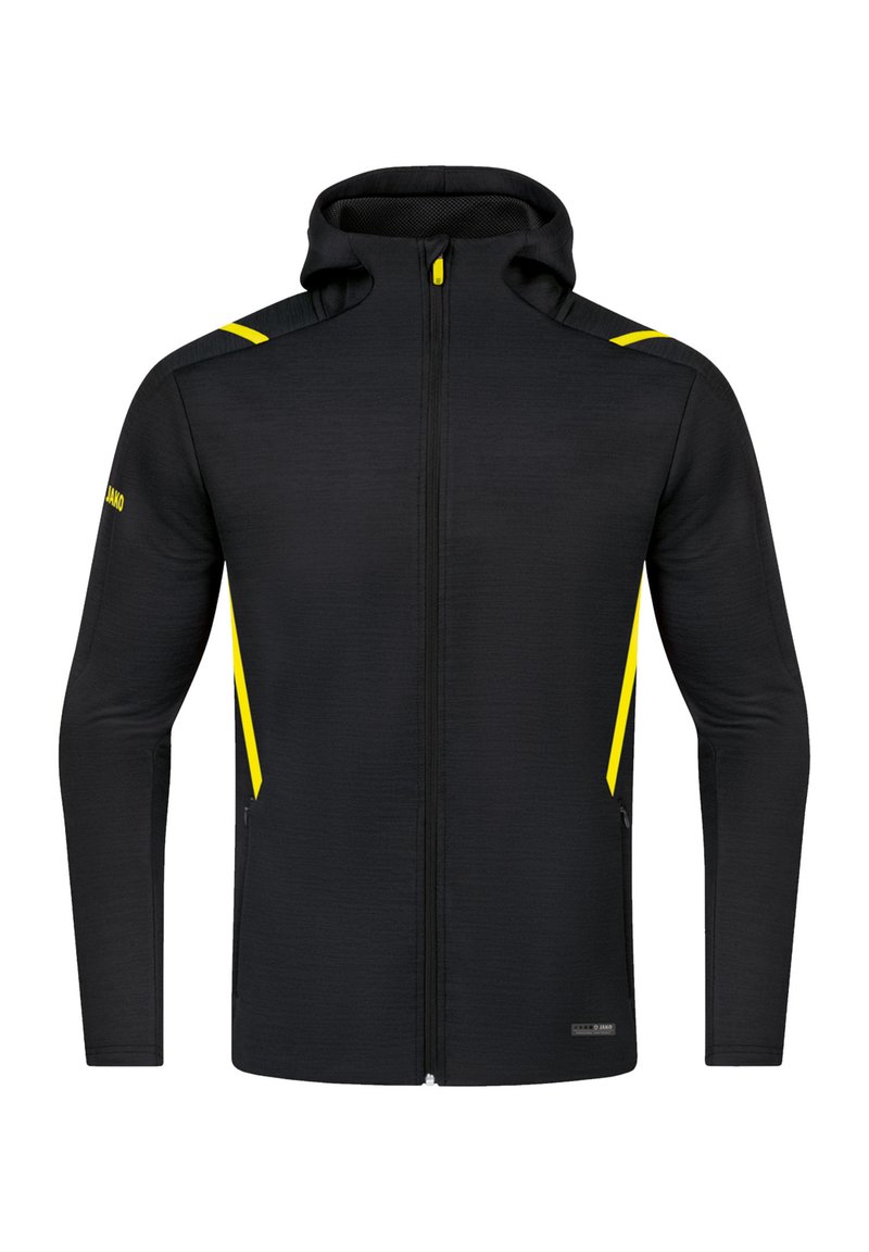 Zwarte zip-up jas met capuchon; heeft gele accenten op de schouders en zijkanten; gemaakt van textuurstof; slank, modern ontwerp.