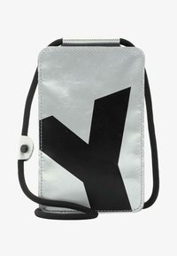 Non sélectionné, silver