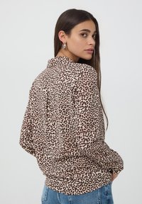 Terranova LEOPARDATA - Camicia - beige