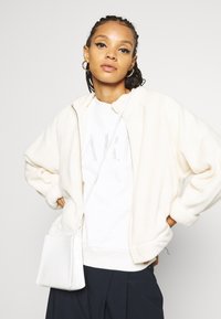 JDY JDYPARIS - Sportska majica - cloud dancer