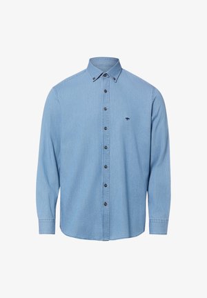 Hellblaues langärmeliges Hemd mit Knopfleiste, Button-down-Kragen und kleinem dunklem, besticktem Logo auf der linken Brust.