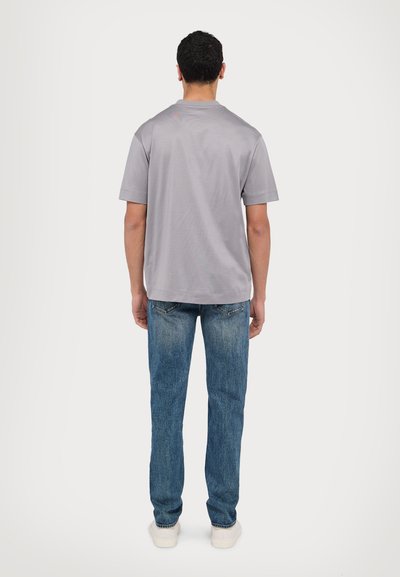 Emporio Armani - T-shirt z nadrukiem