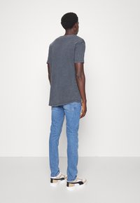 Lee SHAPED TEE - T-shirt básica - charcoal