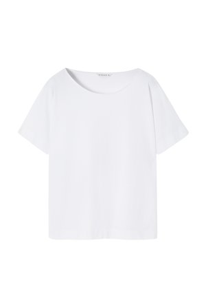 Camiseta blanca de manga corta hecha de tela suave, con un cuello redondo y un corte holgado con dobladillos rectos. Sin patrones ni acentos visibles.