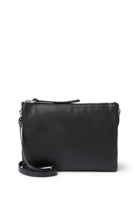 Svart läder crossbody-väska med en slät yta, dragkedjestängning och justerbar rem. Har en minimalistisk design och diskret varumärkesprofil.