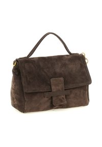 Borsa a mano in suede marrone con manico superiore, forma rettangolare, chiusura a pattina e superficie strutturata. Presenta un dettaglio con cinturino frontale e accessori in oro.