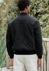 Next REGULAR FIT - DIAMOND QUILTED  - Bomber bunda - black
