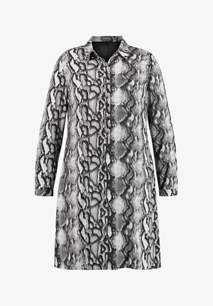 Abito camicia a maniche lunghe con motivo a stampa serpente bianco e nero, chiusura con bottoni e colletto, realizzato in tessuto morbido.