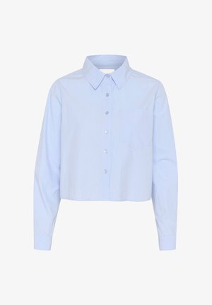 Gai zila īsā krekla ar pogām, klasisku apkakli, garām piedurknēm, priekšējo kabatu un gludu tekstūru.