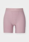 - Panty