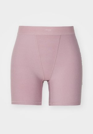 Lichtroze katoenen blend ondergoed in korte stijl met een naadloze tailleband, voorzien van stikdetails en een open voorkant.