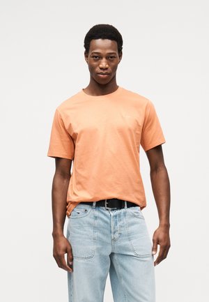 ALPHIS - Pamata T-krekls - bright orange