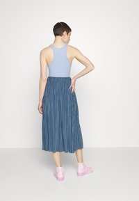 Samsøe Samsøe UMA SKIRT - Saia plissada - china blue