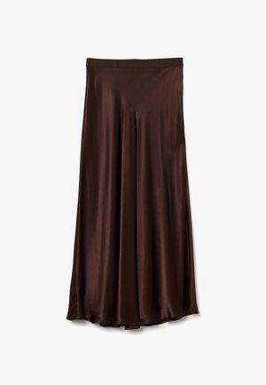 Brauner, satinierter langer Rock mit glatter Textur, fließendem Design und einem taillierten Bund. Der Saum ist leicht ausgestellt für mehr Bewegungsfreiheit.
