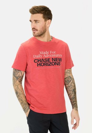 T-Shirt print - sunfaded red