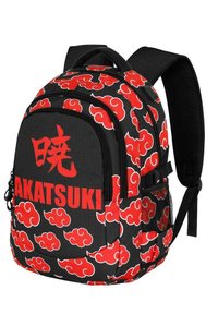 Zwarte rugzak met rood wolkenpatroon, voorzien van "AKATSUKI" in vetrode tekst, gewatteerde schouderbanden en dubbele ritsvakken.