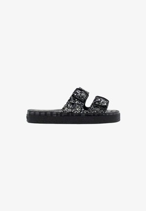 Sandalo nero tipo slide con suola spessa e due cinturini regolabili scintillanti con fibbie, mostrato in profilo laterale su sfondo bianco.