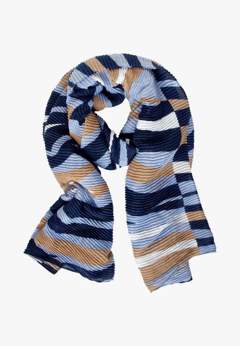 Écharpe en tissu doux froissé avec un motif géométrique en bleu marine, bleu clair, blanc et beige, enroulée lâchement sur un fond blanc.