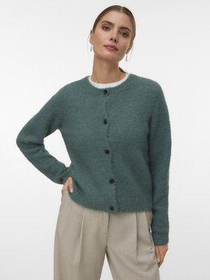 Vero Moda VMNOVAH LS O-NECK BUTTON NOOS  - Cardigan - balsam green