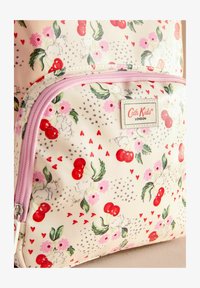 Non sélectionné, pink lace hearts