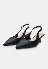 Bata Klasické lodičky na opätku - nero