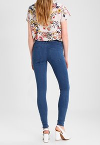 ONLY Vaqueros pitillo - blue denim