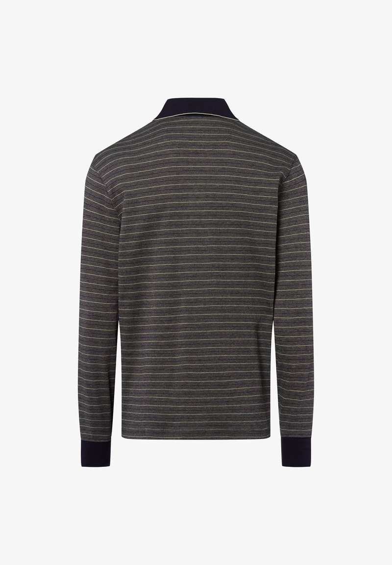 Koszula polo z długim rękawem o wzorze w paski w ciemnoszarym kolorze z kontrastującymi jasnymi liniami. Granatowy kołnierzyk i mankiety, materiał mieszanki bawełny.