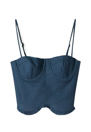 Džínový crop top s ramienkami na špagety, tvarovanými pohárikmi a volánovým lemom. Disponuje tmavomodrou farbou a hladkou štruktúrou.