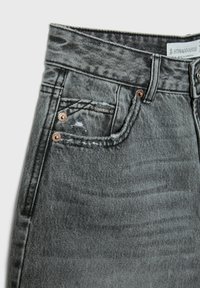 Thumbnail Image 6