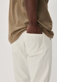 Matinique MAPETE - Slim fit jeans - broken white